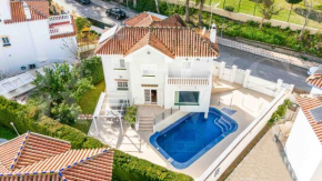 Full house with pool, BBQ and garden by REMS